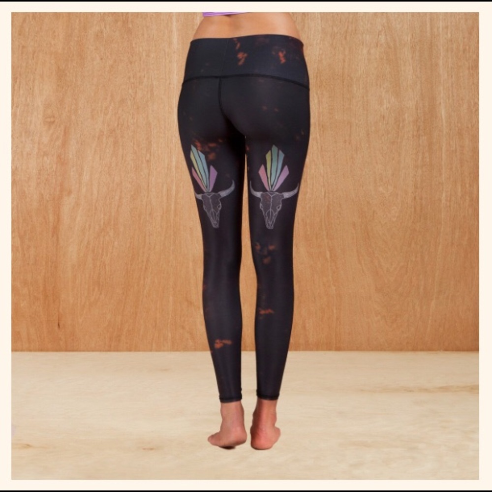Teeki Yoga Hot Pant leggings Buffalo Princess